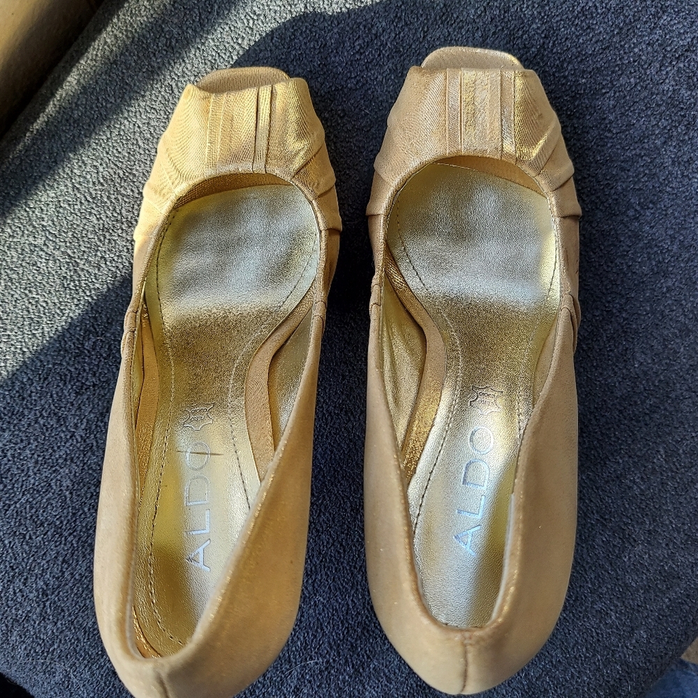 Gold Glittery Peeptoe Pumps - Aldo - Picture 2 of 8